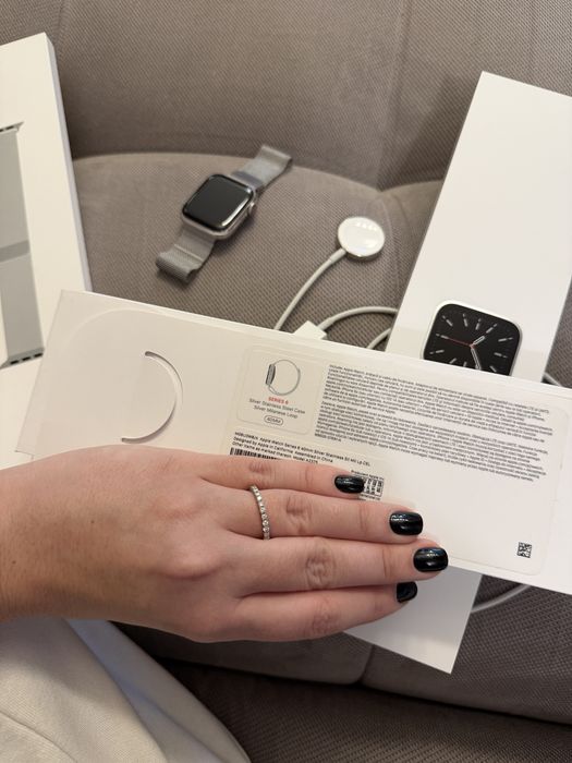 Apple Watch Series 6, GPS + Cellular, Silver Milanese loop