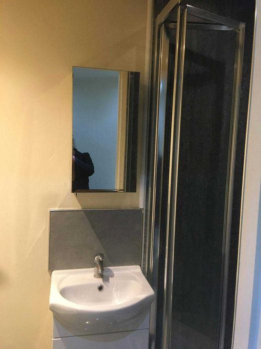 Închiriez Garsonieră