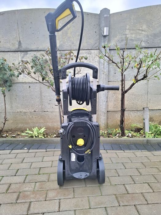 Vând aparat cu presiune profesional Karcher Xpert HD 7140