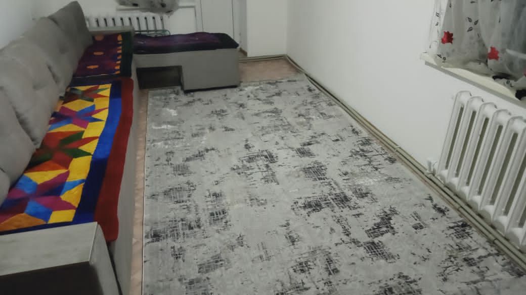 Угловой диван почти новый