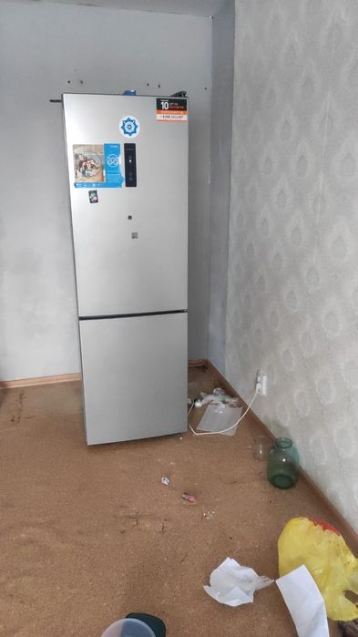Холодильник серый