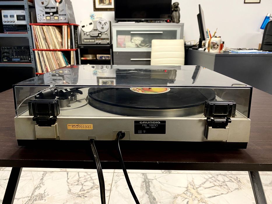 Vintage грамофон Grundig