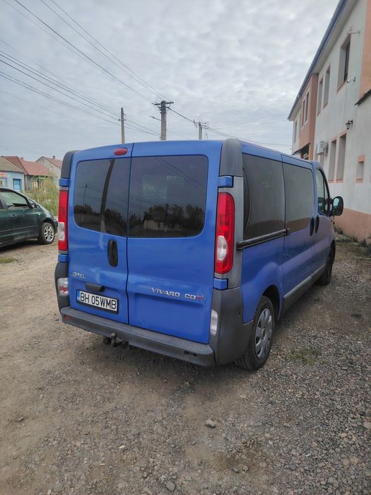 Se vinde Opel vivaro 8+1