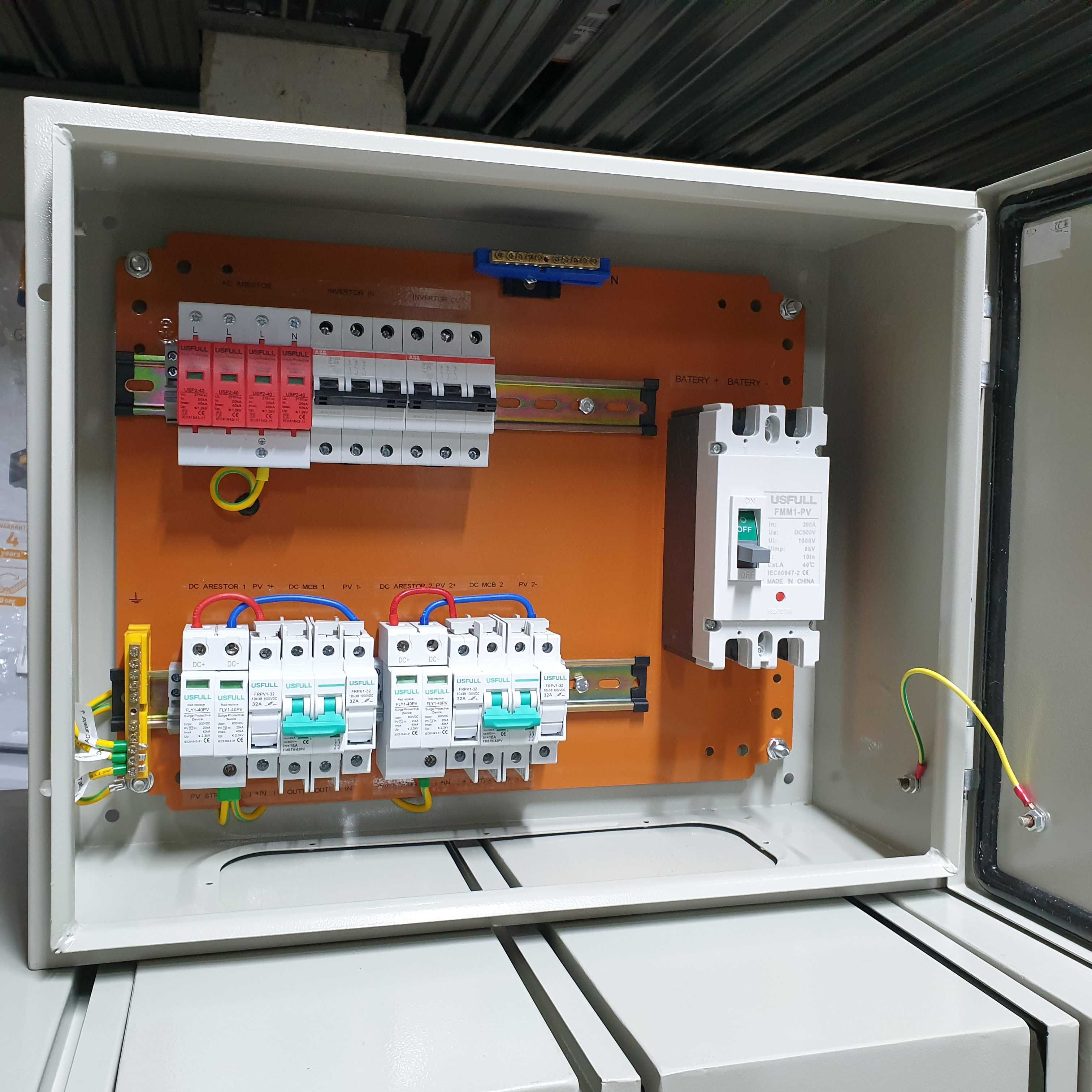 ДЦ/DC 160/200/225/250A - 500V Предпазител за соларни батерии DC MCCB