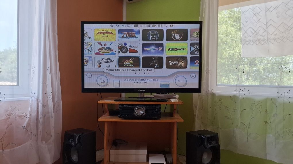 Nintendo Wii със 100 игри