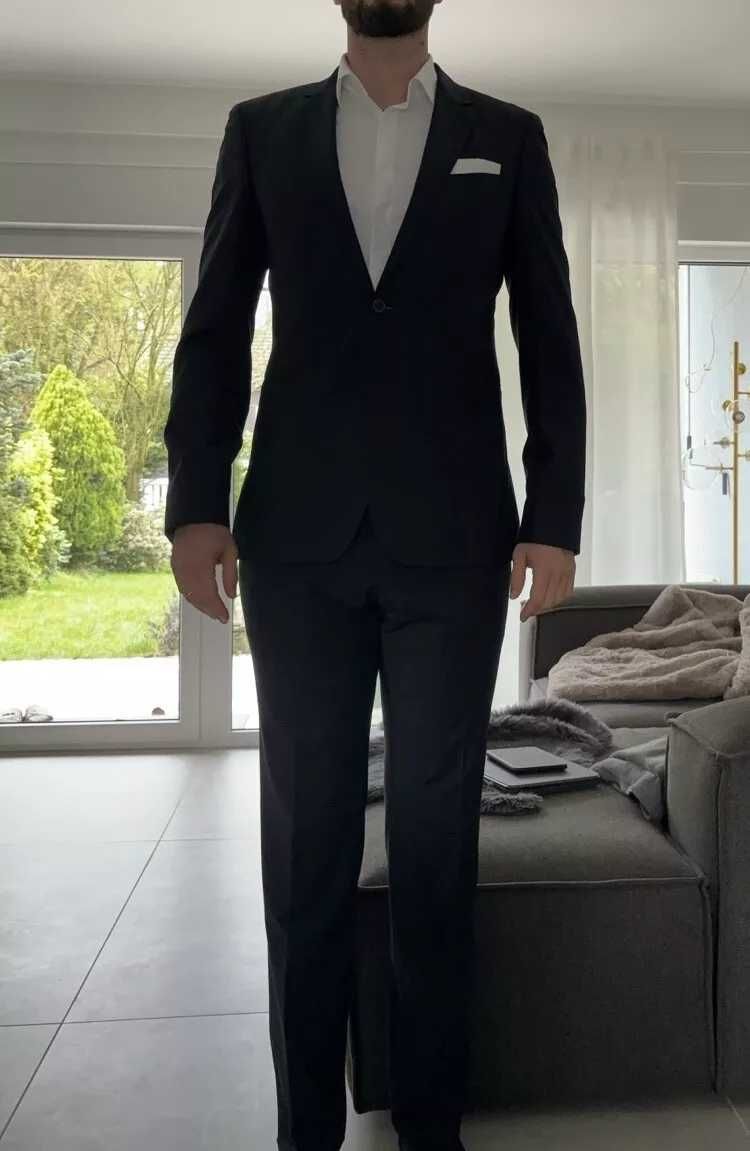 HUGO BOSS suit - size L