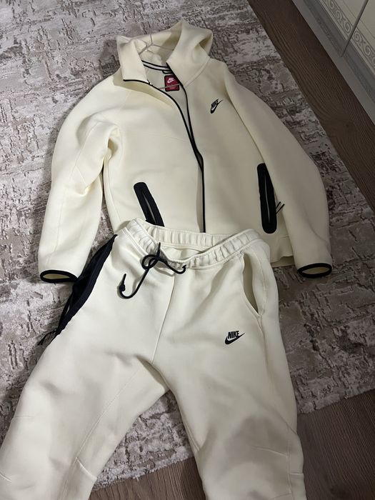 vand nike tech marimea M