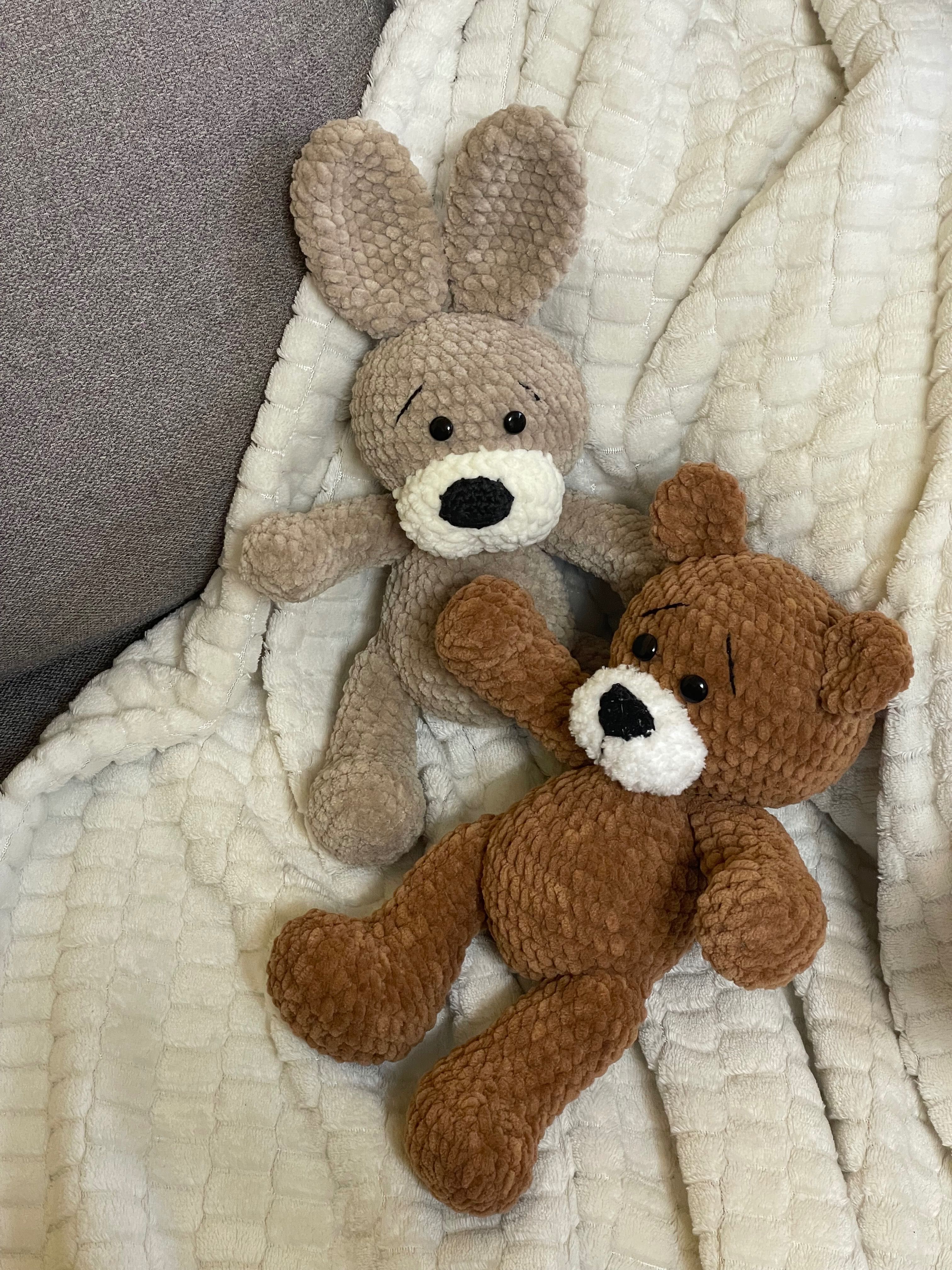 Плетени играчки зайче и мече