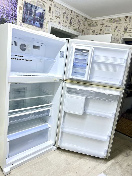 Продам Холодильник LG