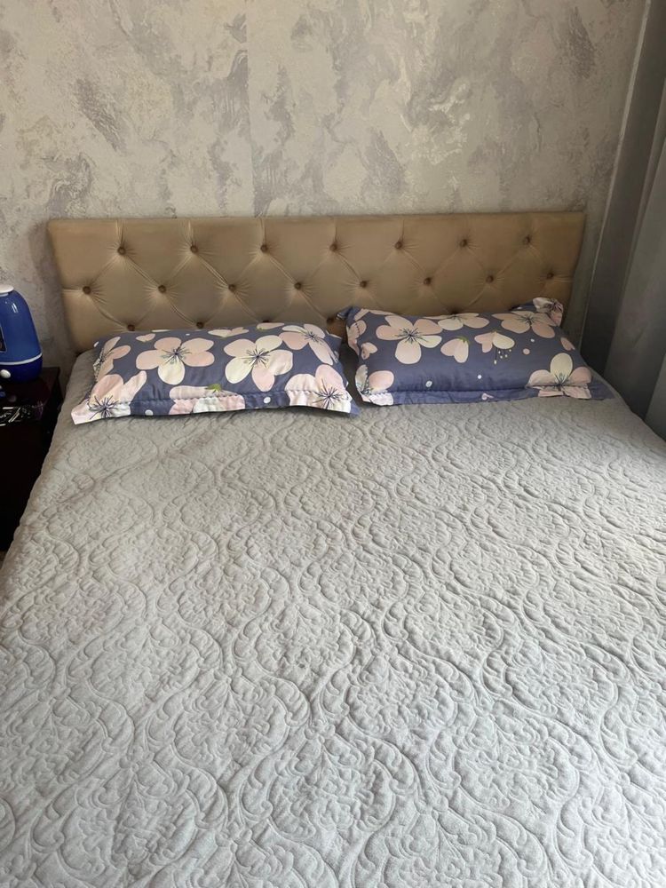 Продам кровать БЕЗ матраса