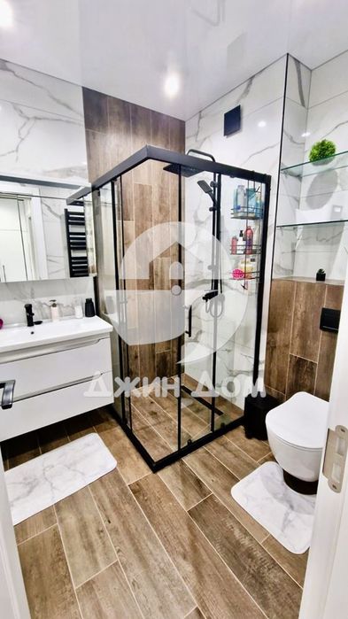 Продава се Тристаен апартамент в Бургас, Славейков - 120 кв.м за 2917 €/кв.м - Снимка #7