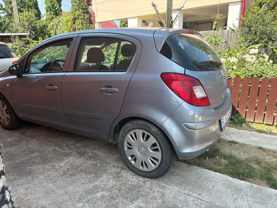Opel Corsa 1.2 benzină 1400€