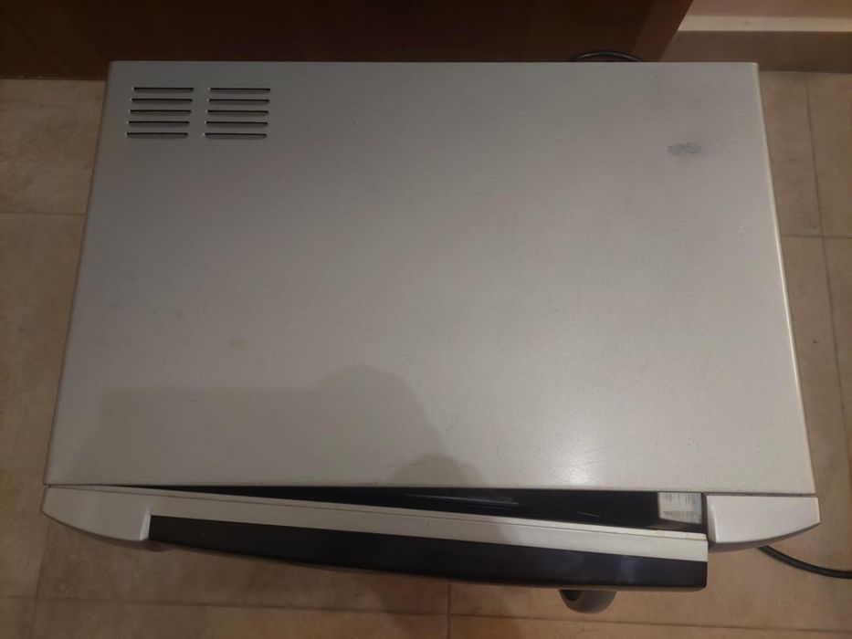 Микровълнова печка Elektrolux