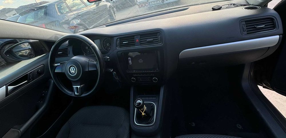 Dezmembrez VW Jetta 1.6D CAY 5+1trepte cod cutie LHW 2012 culoare LH8Z