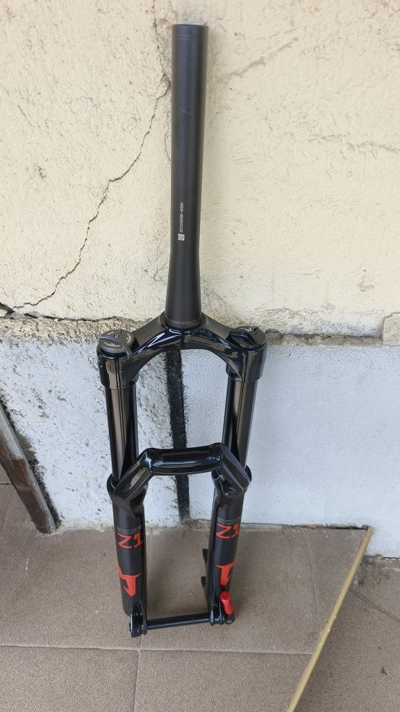 29-160mm Marzocchi Bomber Z1 Grip Sweep-adj Black Enduro Вилка Ендуро