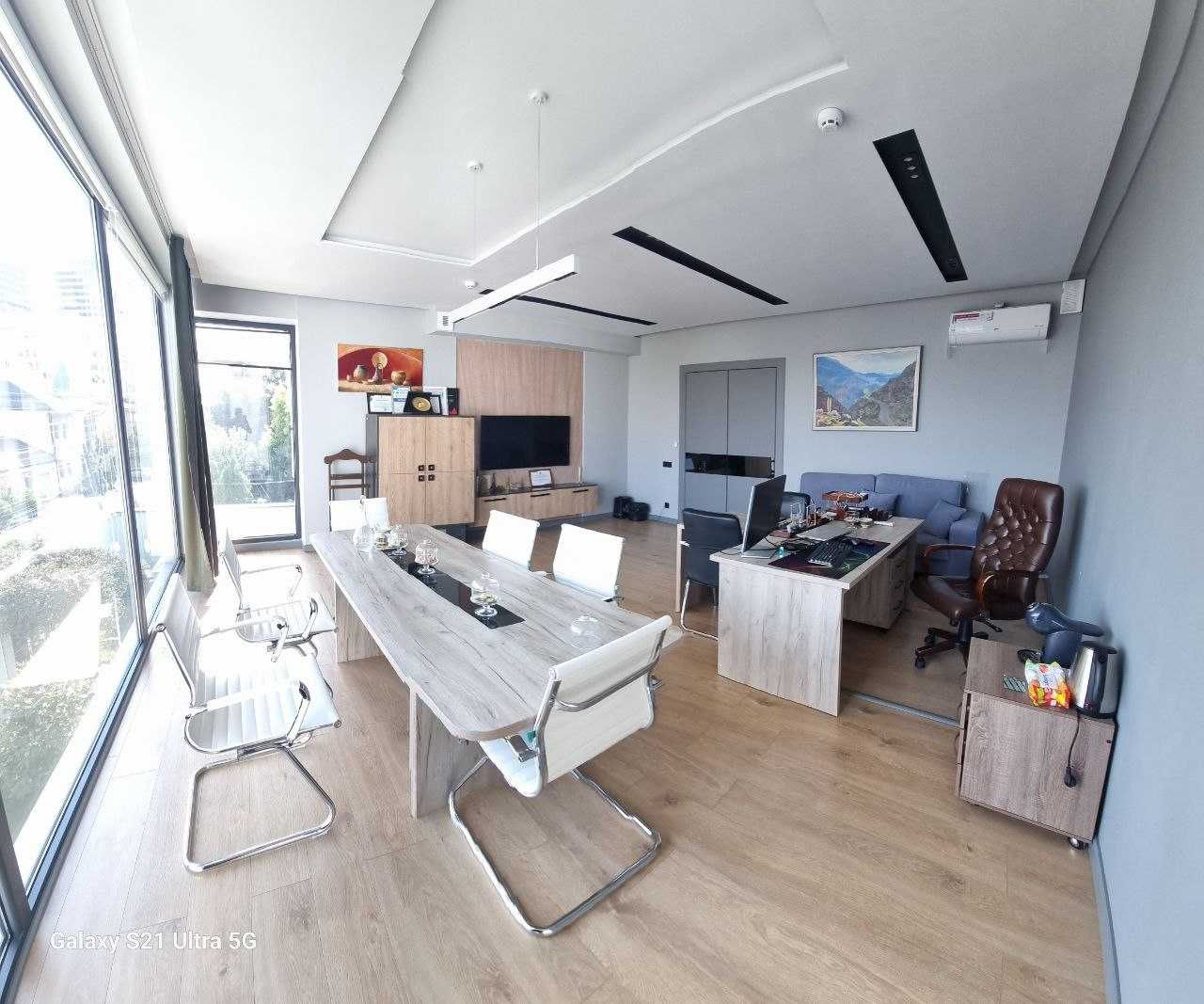Аренда. Шикарный Дом - 4 сотки, с Евроремонтом - 450м2. Центр.