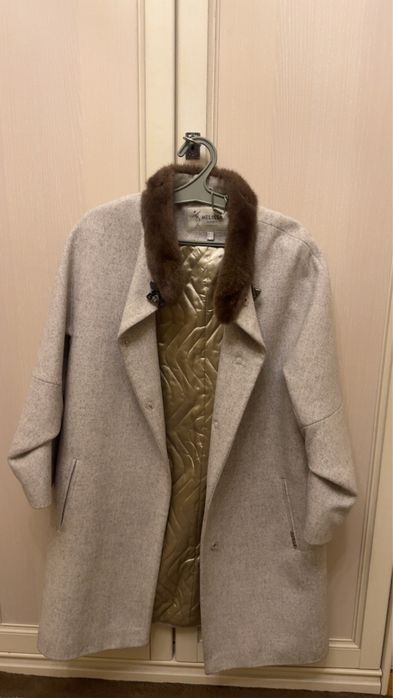 Женское пальто.