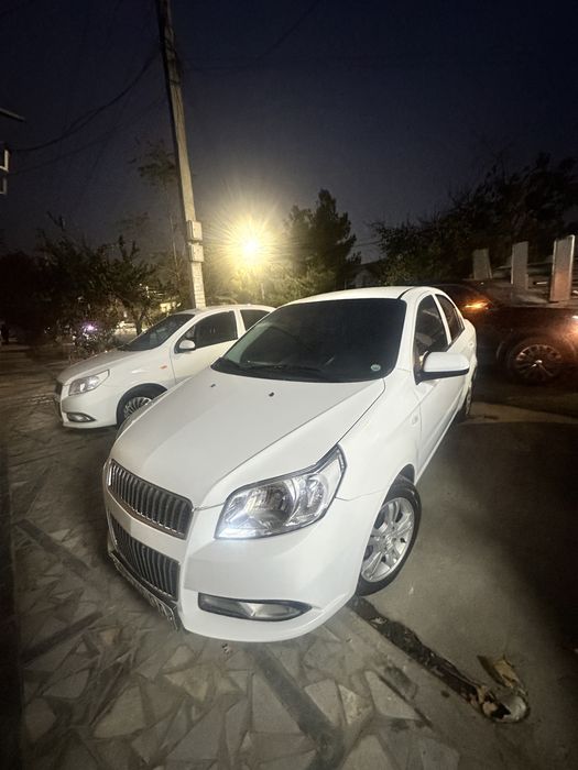 Neksa 3 avtomat  sotiladi