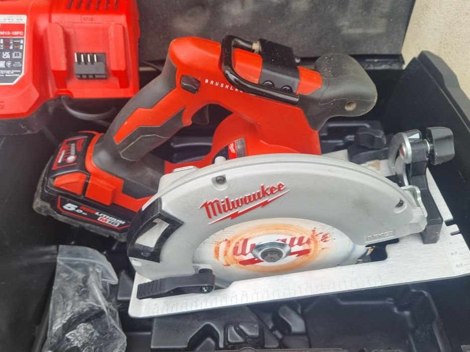 Circular milwaukee blcs66 an 2024 baterie,cutie,incarcator rapid