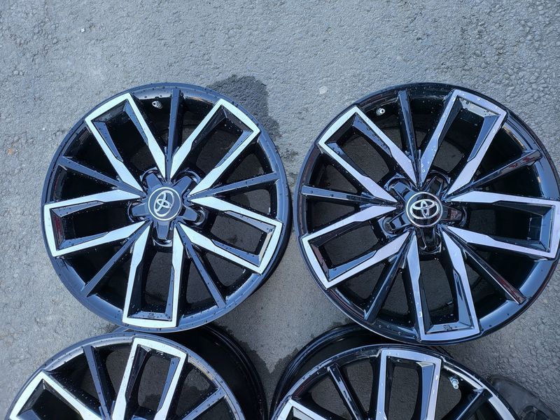 17цола Toyota 5x114,3 Тойота Оригинални 4бр