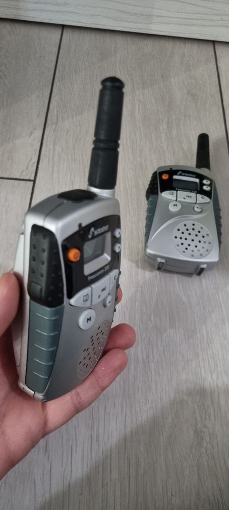 Statii walkie talkie Stabo freecomm 220