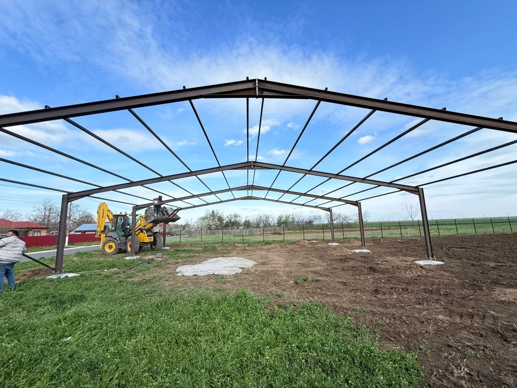 Vând hala metalică 10x30x4m închisă cu panouri sandwich