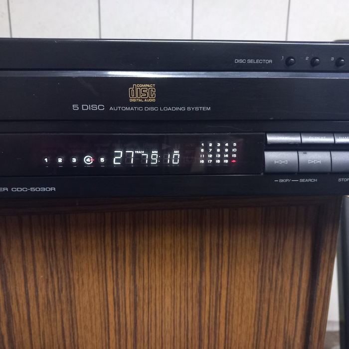 vind magazie 5 cd uri sherwood cu telecoma și amplificator