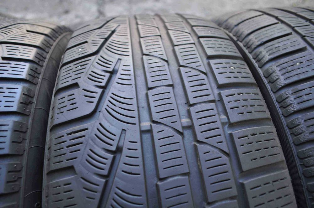SET 4 Anvelope Iarna 235/50 R19 PIRELLI SottoZero Winter 210 Serie 2 1