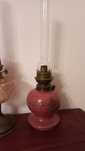 Lampa veche pe gaz, din ceramica pictata manual și alamă