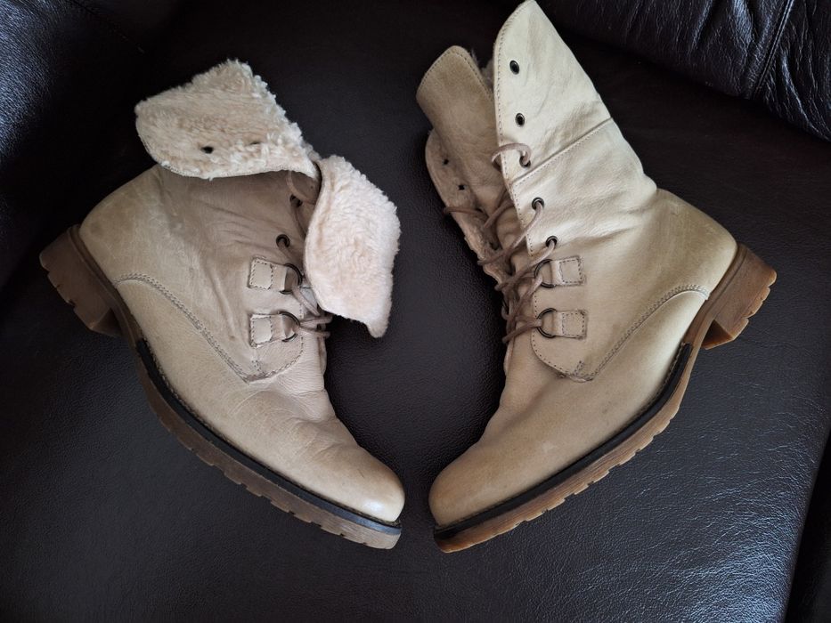 Ghete piele Landrover mărime 38.