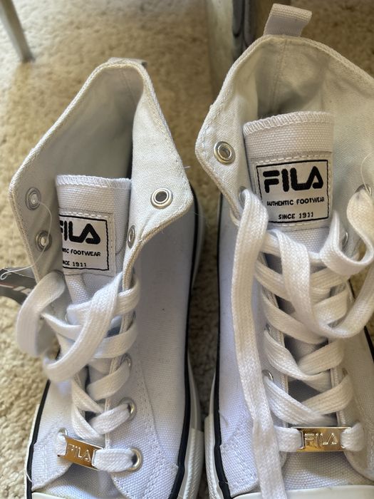 Бели кецове Fila
