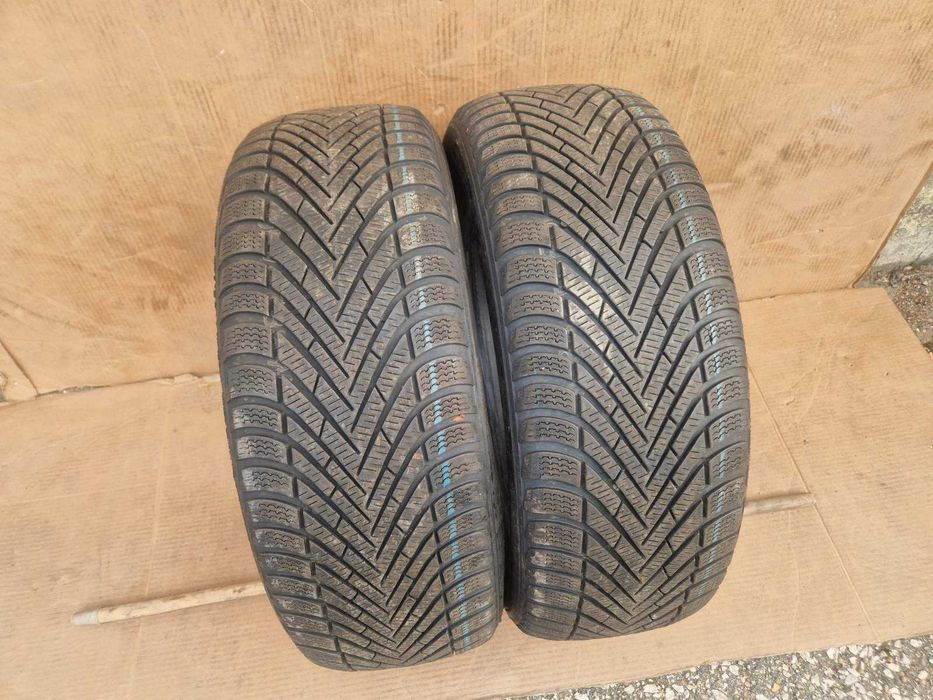 2 Pirelli R18 225/55
Зимни гуми 
DOT2724