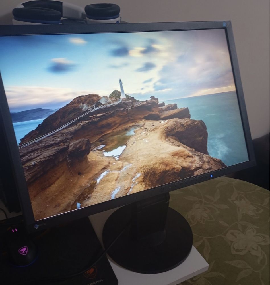 Монитор EIZO Full HD