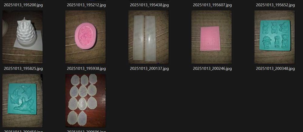 Продавам силиконови молдове - идеални за на сапуни, свещи, гипс, смола