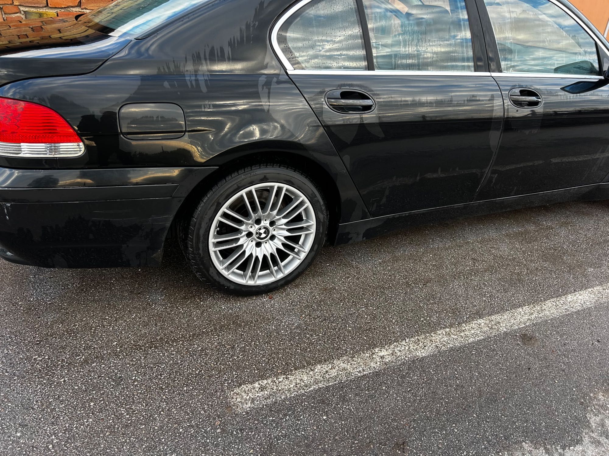 BMW 730 черен на цвят