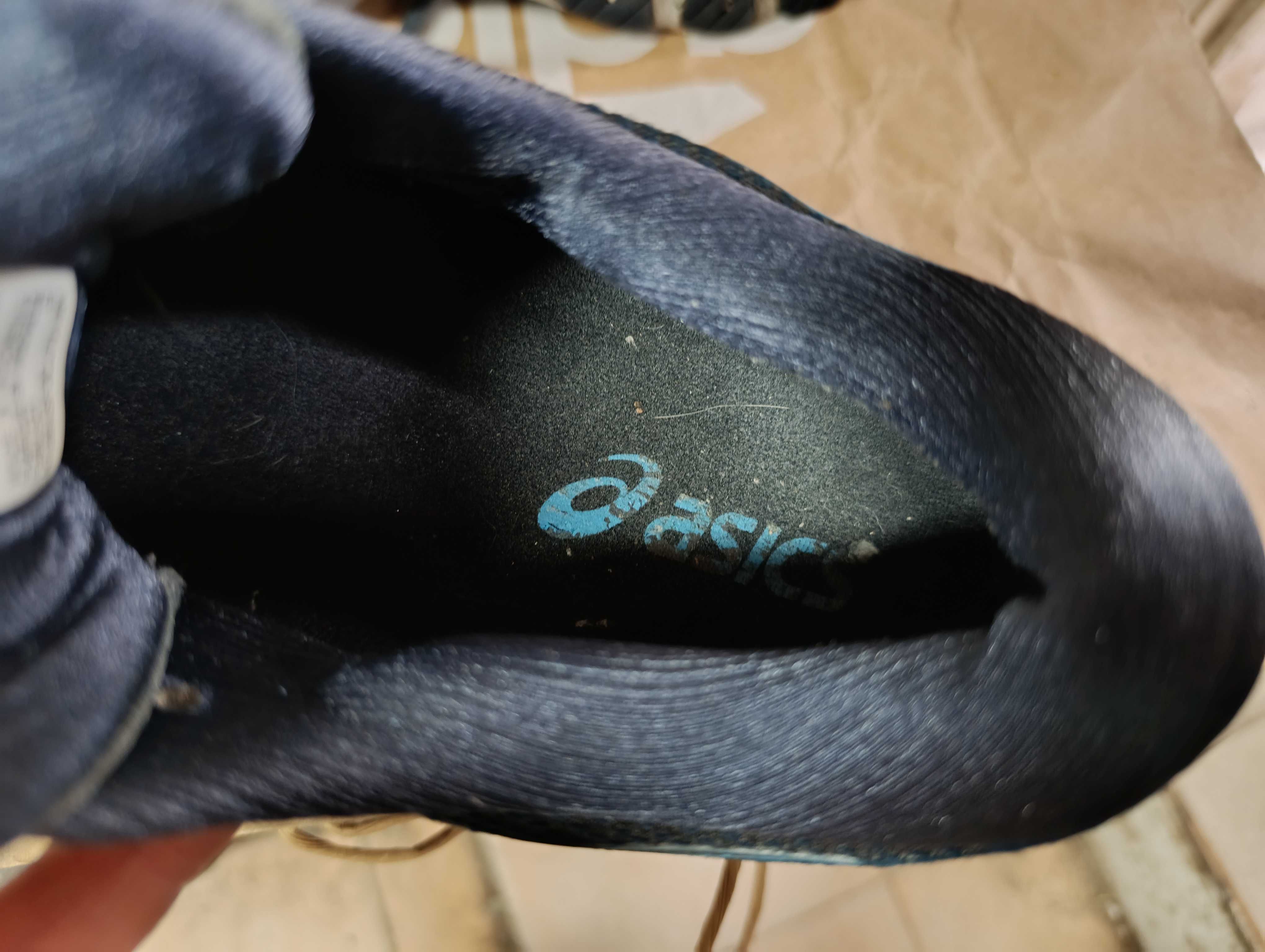 '' Asics Gel-Nimbus 23''оригинални маратонки 44.5 номер