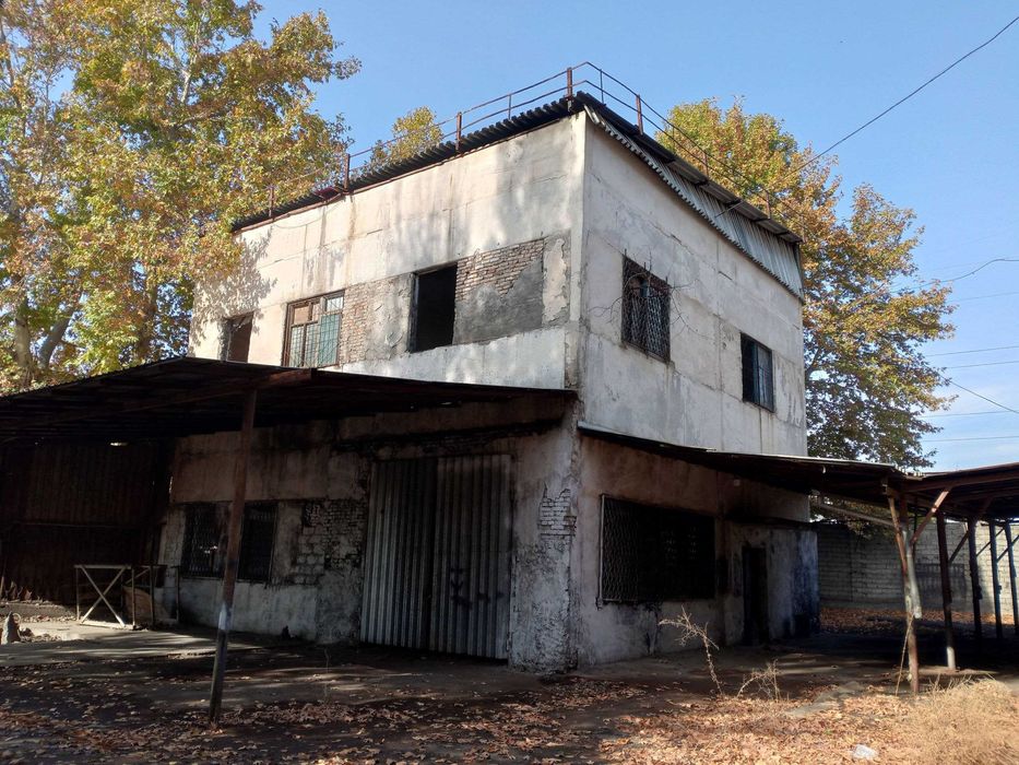 715kvm. 2qavatli Mirzo Ulug'bek tumani Yugnakiy mahallasida joylashgan