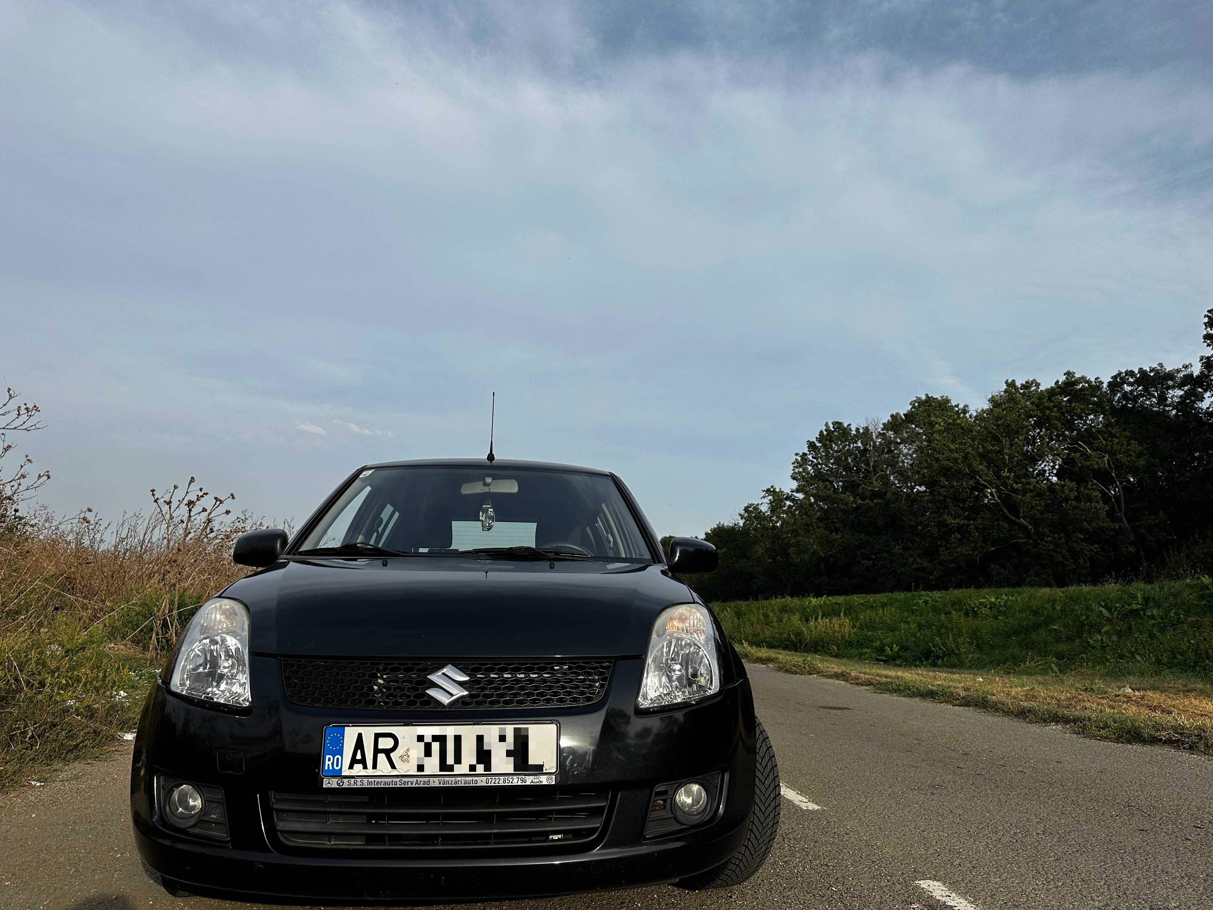 Vand Suzuki swift (cameră marșarier, scaune încălzite)