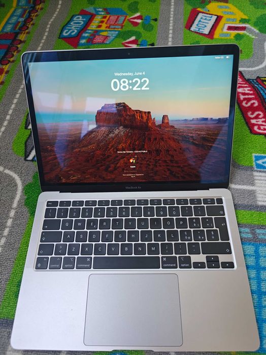 MacBook Air 13, model A2337, 2020 / codat