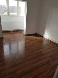 Vand Apartament  cu 3 camere