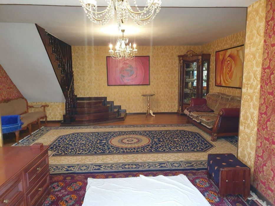 Bog'li uyimni sotaman 620 m2 2 uy 7 xonali