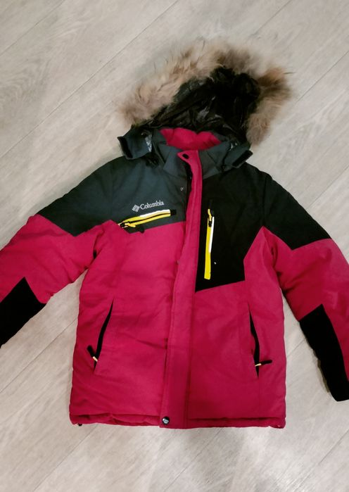 Продам детскую  зимнюю куртку