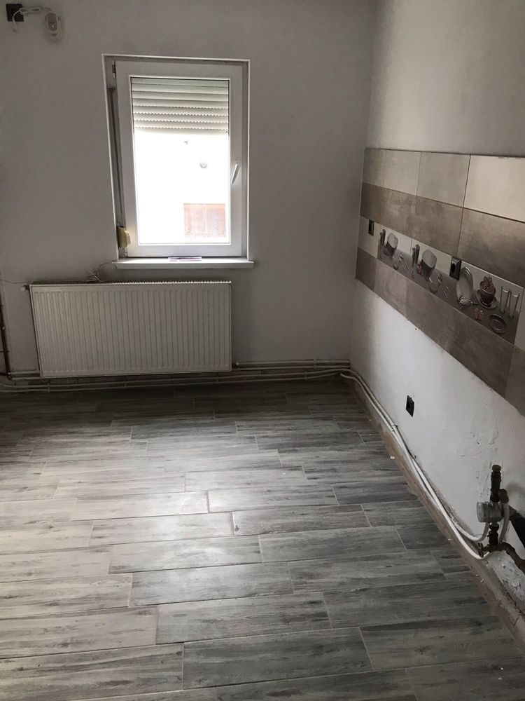 Inchiriez Apartament 2 camere in Mv1