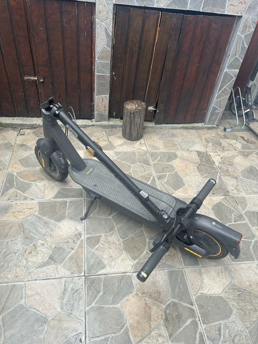 Trotineta SEGWAY-NINEBOT MAX G2 inca in garantie 1 an si 6 luni