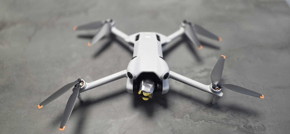 DJI Mini 4 Pro 4K Fly More Combo + DJI RC 2