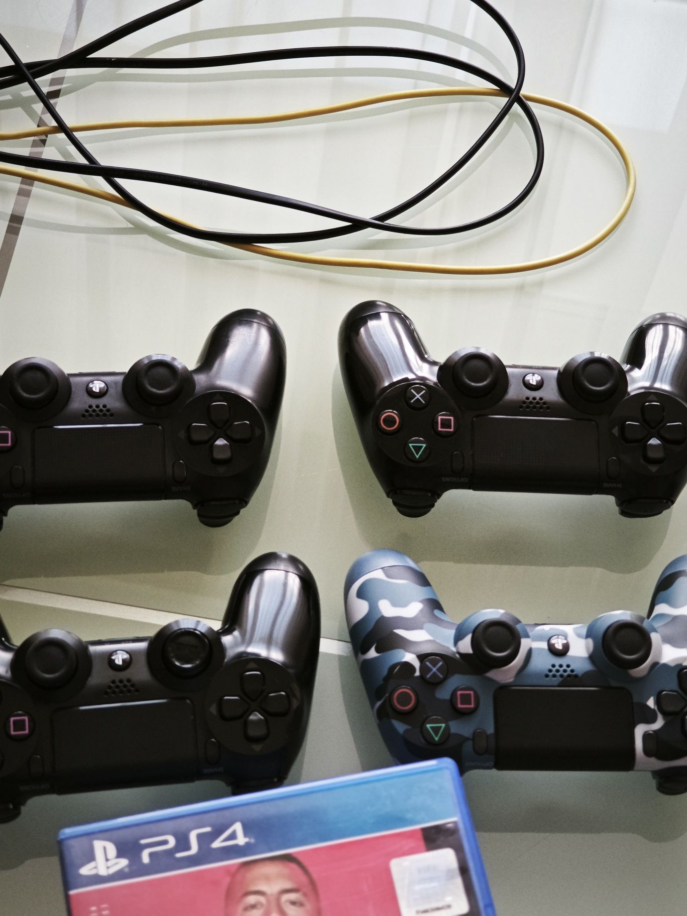 Продам PlayStation 4