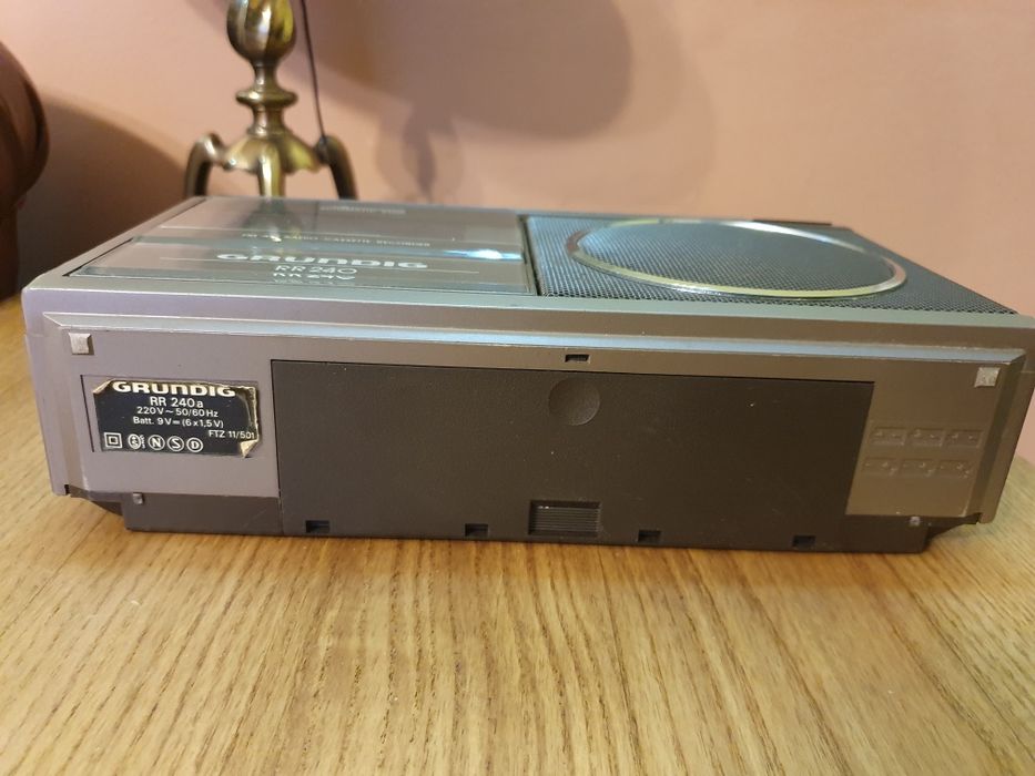 Radiocasetofon vechi Grundig RR240
