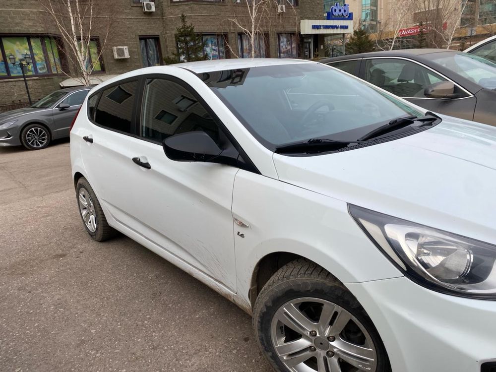 Hyundai accent 2011 года