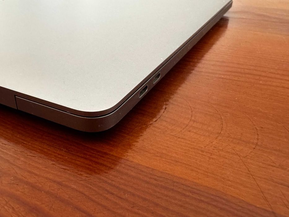 MacBook Pro 16 inch