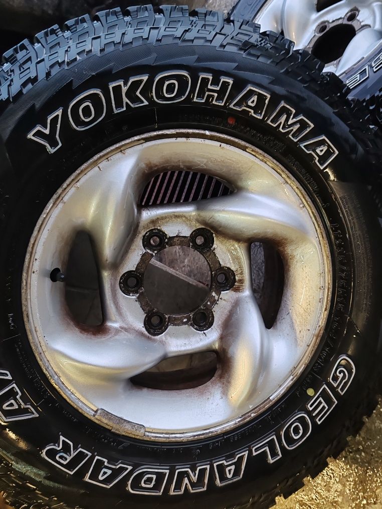 Гуми с джанти за Митсубиши, Опел, Нисан. 235/75R15